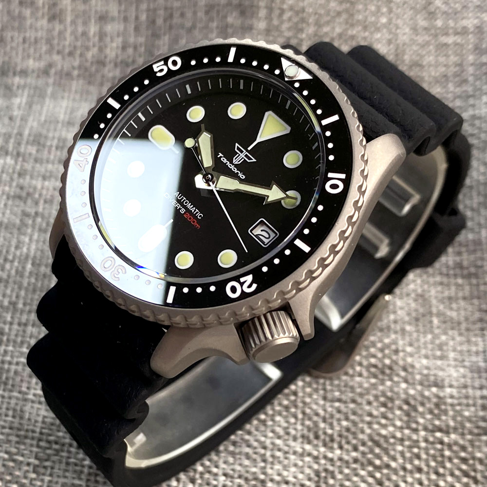 Titanium Sport Watch - 男性用自動チタンダイバーウォッチ、サファイアガラス、セラミックベゼル、日付ゴム、黒、200m、nh35a、3.8時