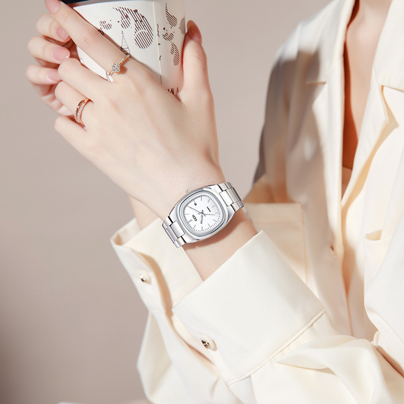 UTHAI CQ361 ファッションレディースウォッチ、ソリ - Ladies Luxury Watch のレビューと価格