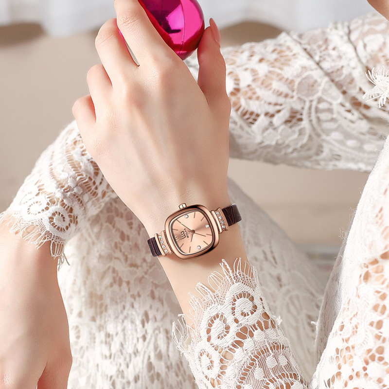 レディースローズゴールドスクエアウォッチ ヴィンテージライン - Luxury Watch Leather Strap のレビューと価格