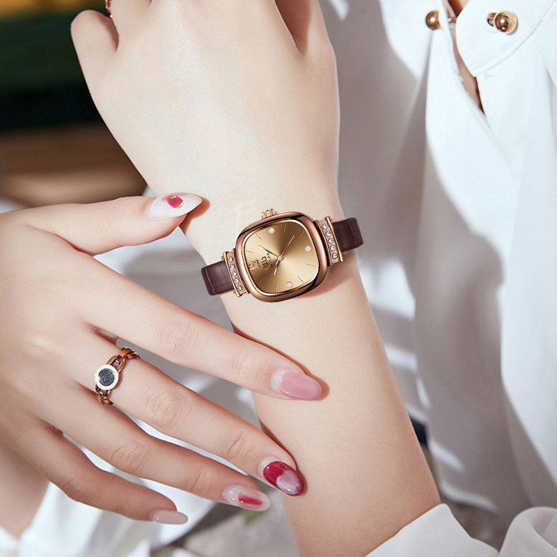 レディースローズゴールドスクエアウォッチ ヴィンテージライン - Luxury Watch Leather Strap のレビューと価格