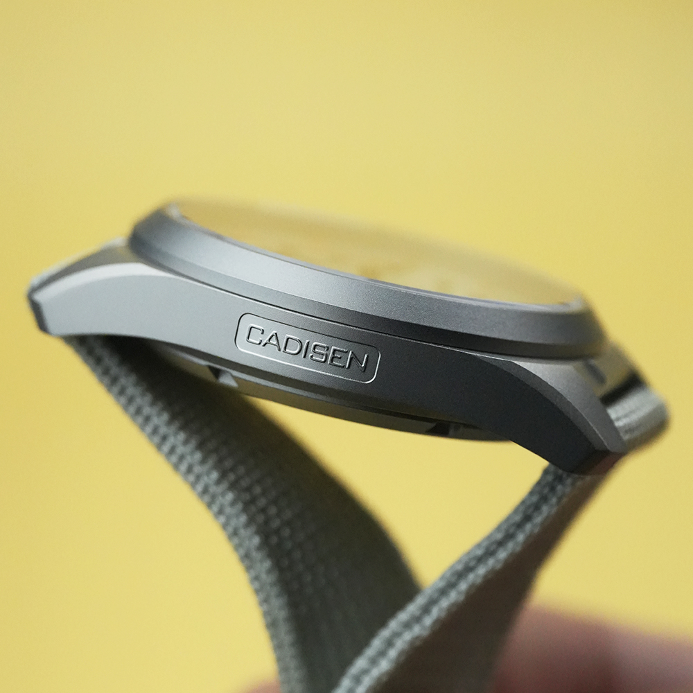 CADISEN チタン TI-7 マルチシンク ニュームーン - Titanium Sport Watch のレビューと価格