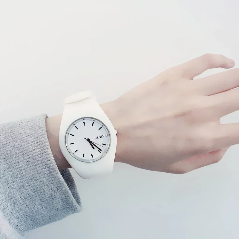 男性腕時計女性クリーム色超薄型ファッションギフトシリコーンス - Dress Watch Ultra Thin のレビューと価格