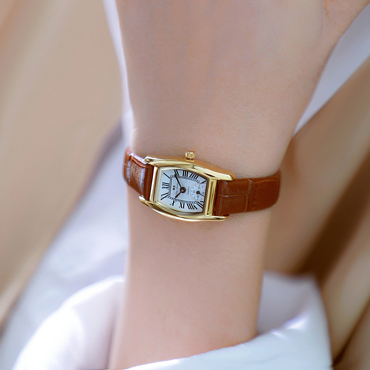 BS レディース腕時計多用途レトロスタイル高級ブランドレザー - Luxury Watch Leather Strap のレビューと価格