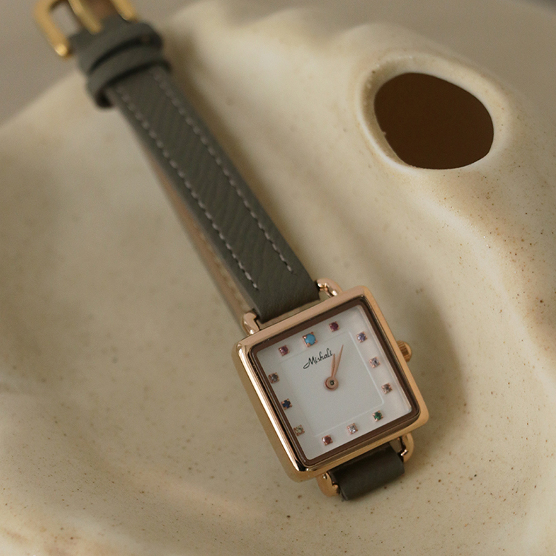 オリジナルレディースウォッチ、学生スタイル、ライトラグジュア - Luxury Watch Leather Strap のレビューと価格