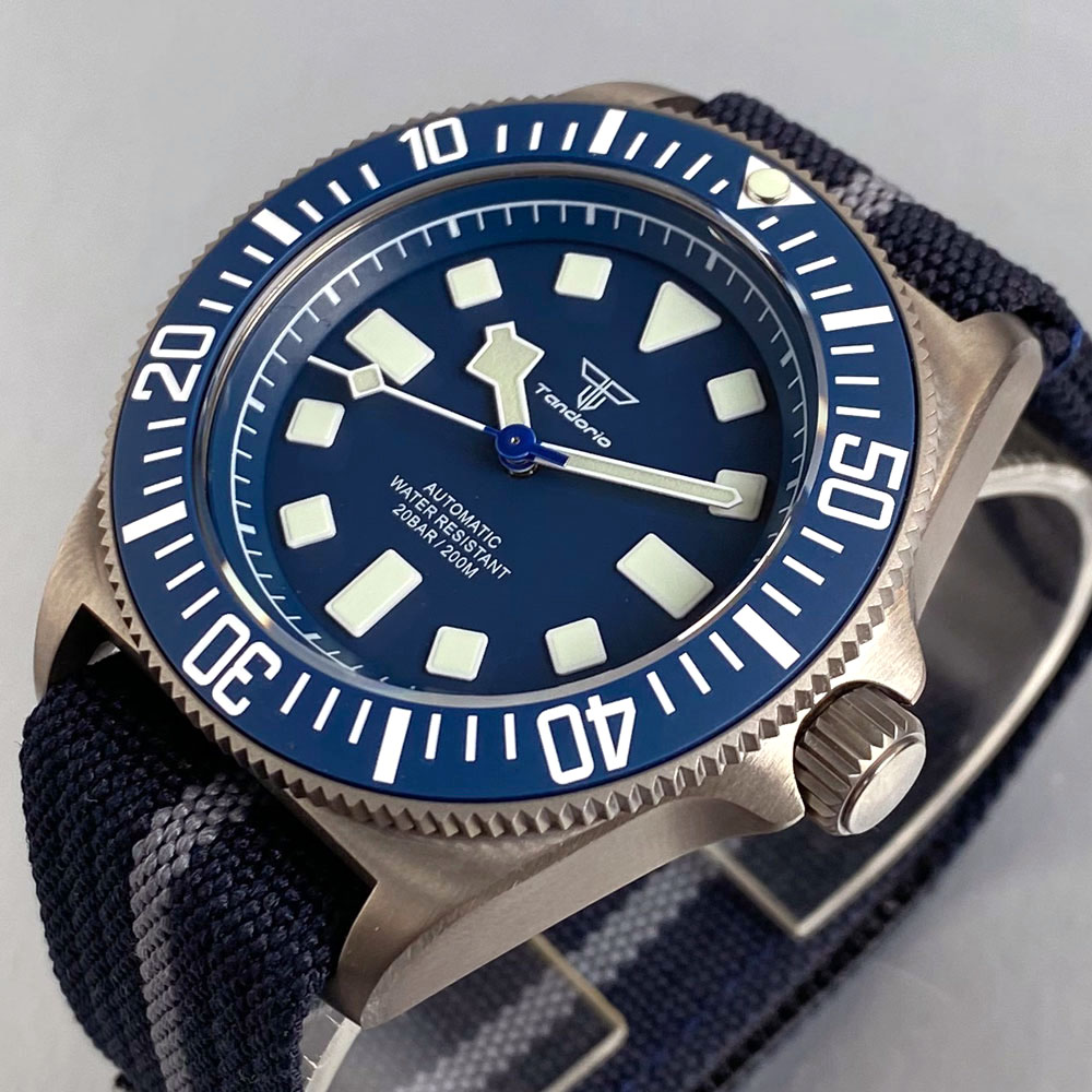 チタンケース タンドリオ 42mm レトロ FXD 日本製  - Titanium Sport Watch のレビューと価格