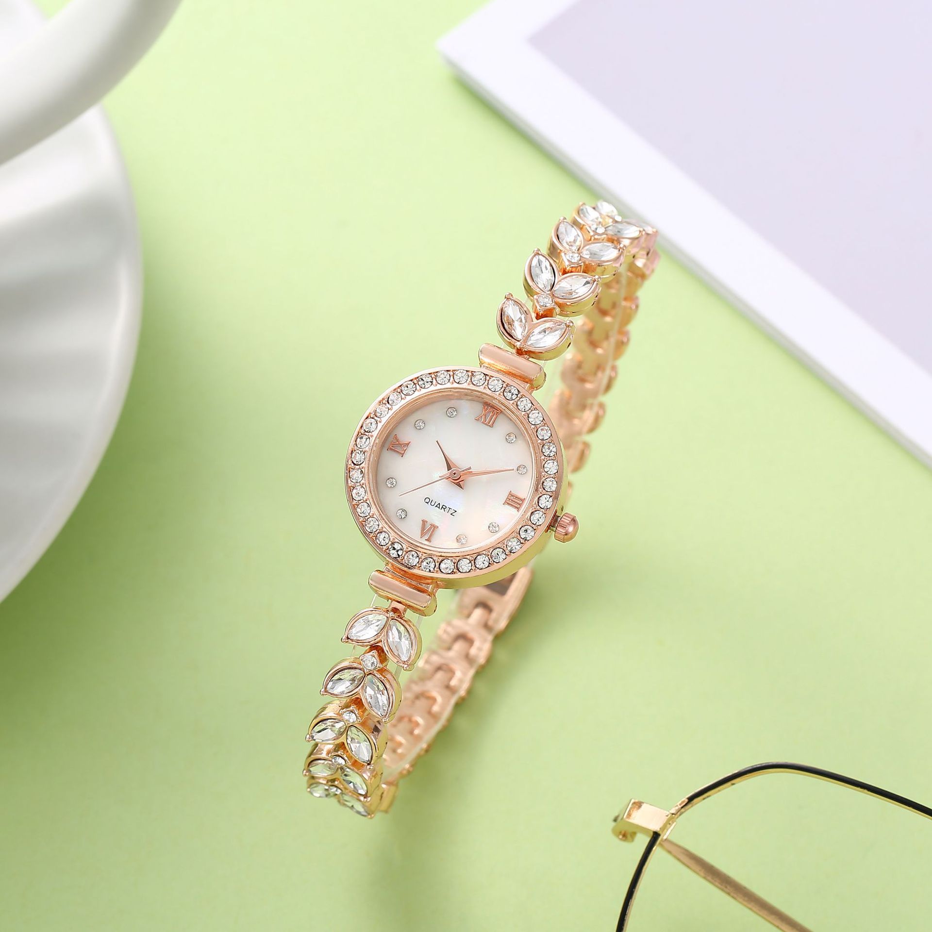 Uthai-女性の人魚のクォーツ時計、小さなグループの時計、 - Luxury Watch Group のレビューと価格