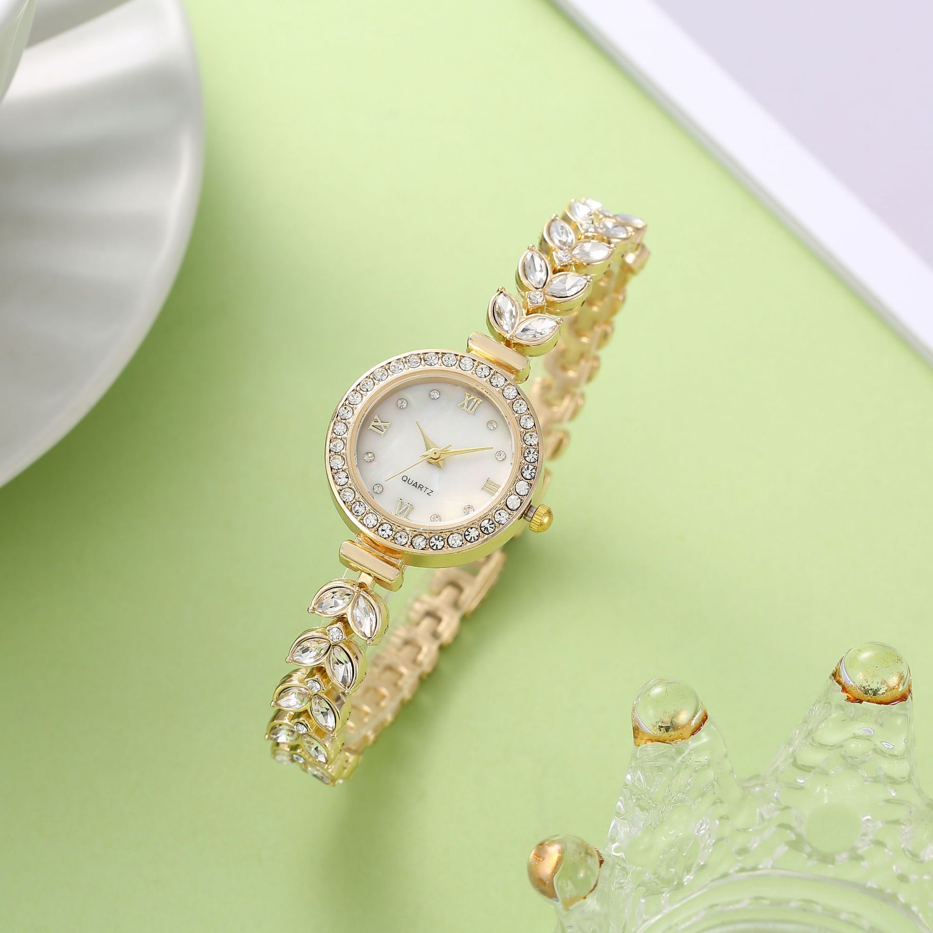 Uthai-女性の人魚のクォーツ時計、小さなグループの時計、 - Luxury Watch Group のレビューと価格