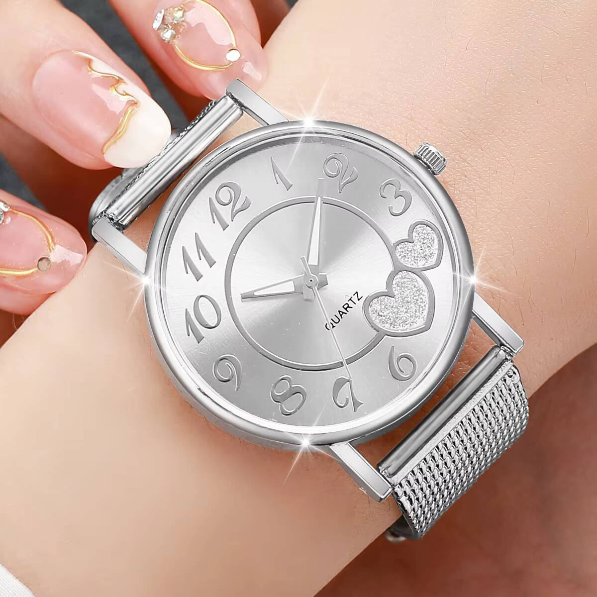 1/3 個ファッションハートダイヤル女性用腕時計カジュアルプ - Open Heart Watch のレビューと価格
