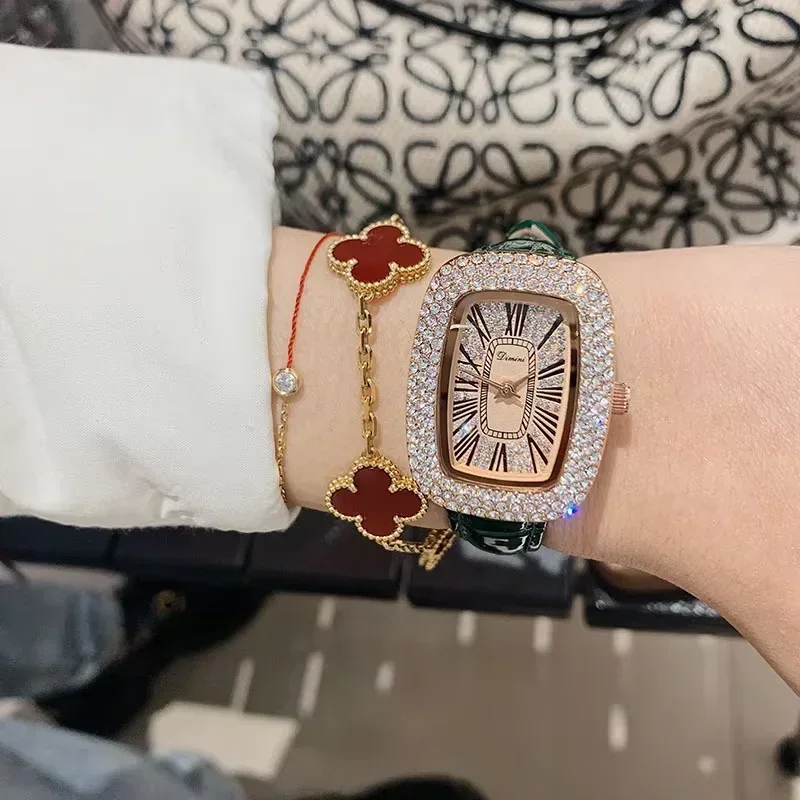 トレンディでファッショナブルな女性用レザーストラップウォッチ - Luxury Watch Leather Strap のレビューと価格
